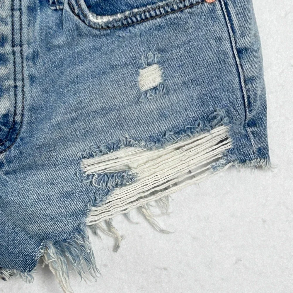 We The Free Free People Distressed Frayed Denim Festival Shorts Womens Size‎ 26